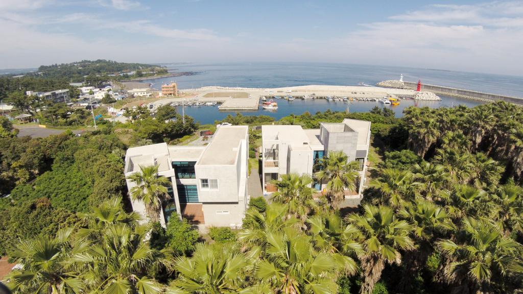 Cobeach Familiar Pension Seogwipo Exterior foto