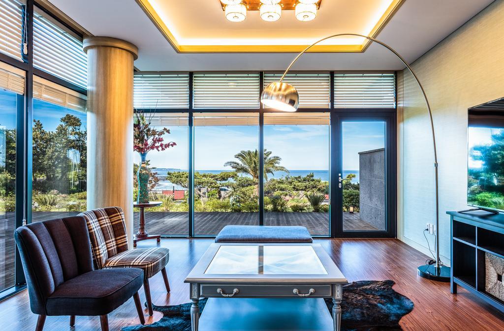 Cobeach Familiar Pension Seogwipo Exterior foto