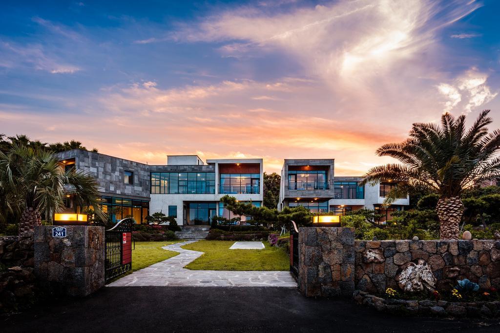 Cobeach Familiar Pension Seogwipo Exterior foto
