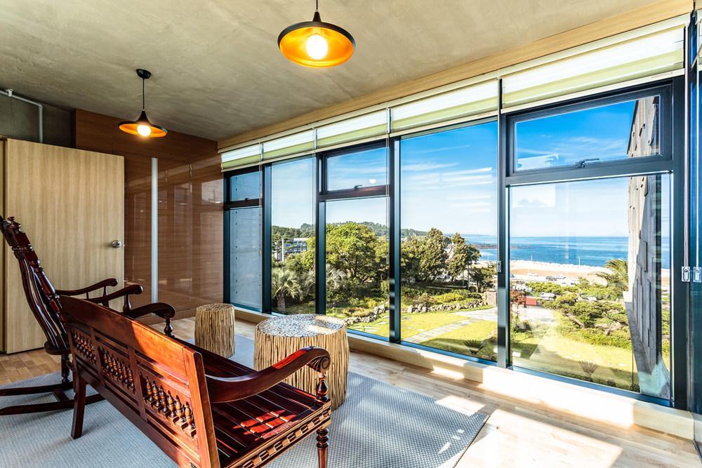 Cobeach Familiar Pension Seogwipo Exterior foto